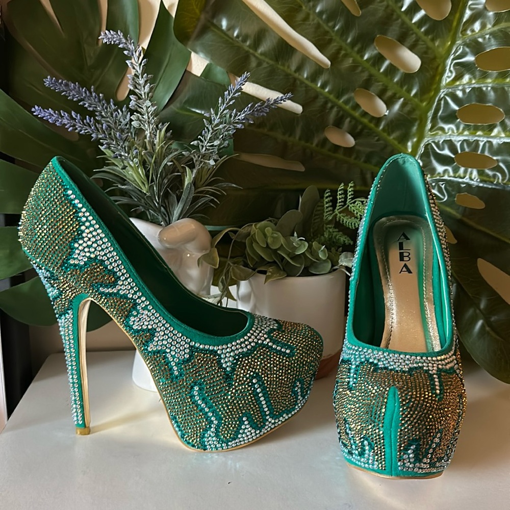 Alba 6.5” Bedazzled Heels Size 8.5 - Picture 1 of 12
